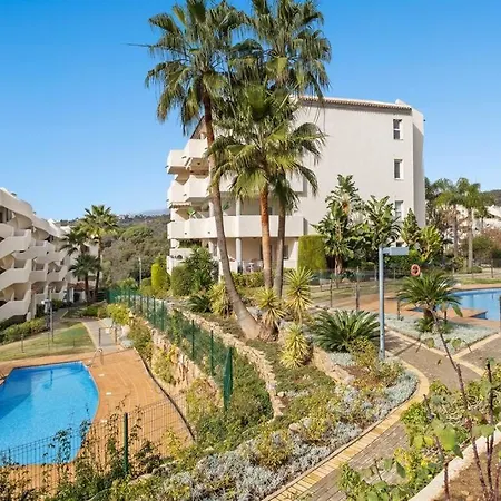 Διαμέρισμα Standing In *