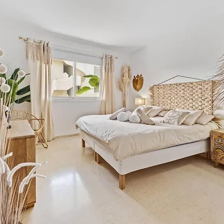 Standing In Apartamento