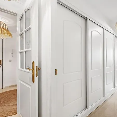 Standing In Apartamento *