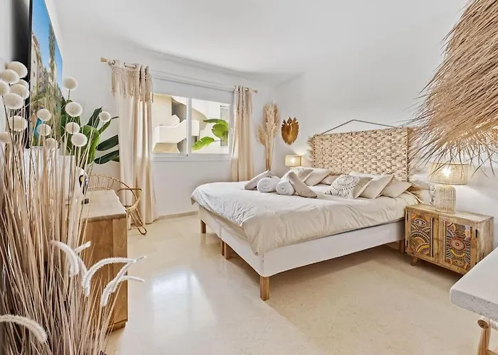 Standing In Apartament *